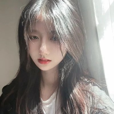 看见弹幕后，死对头被我钓成翘嘴